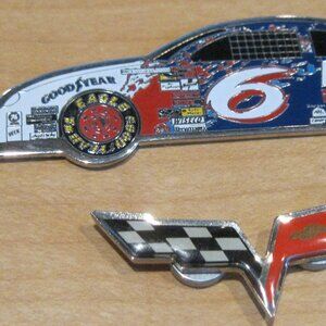 VALVOLINE AUTO RACING KEY TAG AND MAGNET AUTO RACING FLAG...ALL PERFECT